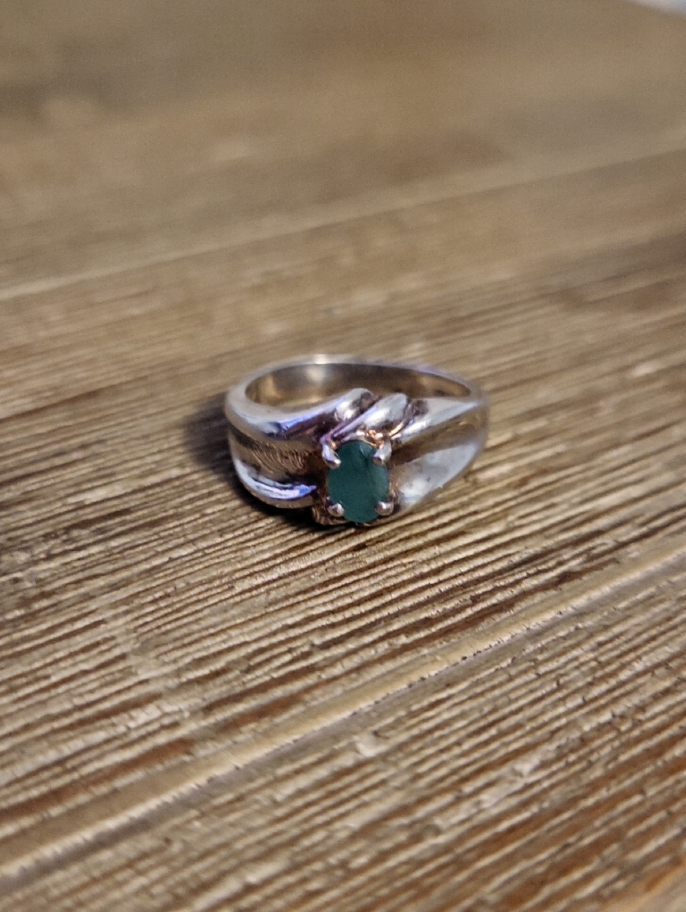 Vintage 925 Sterling Silver Emerald Stone Ring